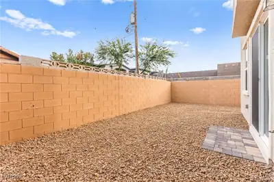 10146 Gabby Glen Street, Las Vegas, NV 89183 Yard