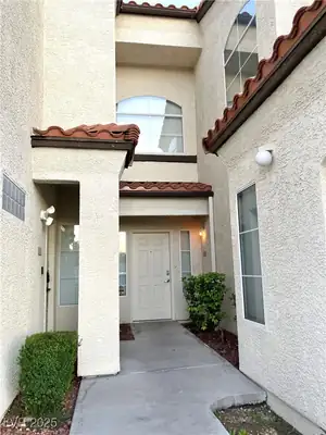 2975 Bluegrass Lane 521 Entry