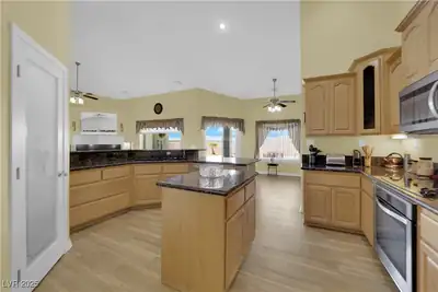 5260 Faust Place, Pahrump, NV 89060 Kitchen