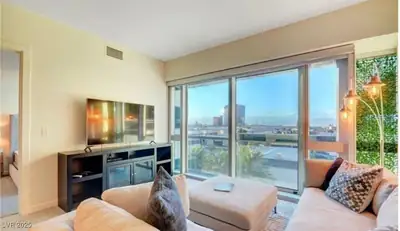 4471 Dean Martin Drive 606 Living Room
