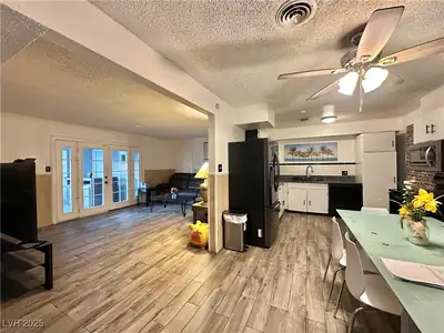 808 South Mallard Street Kitchen