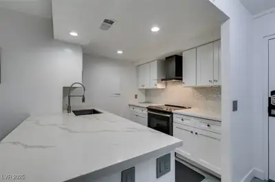 205 East Harmon Avenue 101, Las Vegas