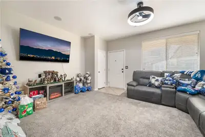 6880 Silver Eagle Avenue Las Vegas, NV 89122