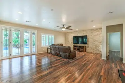 8633 Kennedy Heights Court, Las Vegas, NV 89131 Living Room