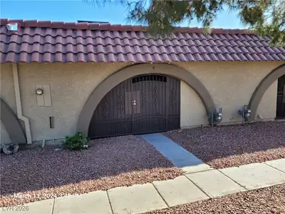 808 Hedge Way 4, Las Vegas