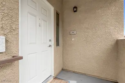 8805 Jeffreys Street 2082 Entry