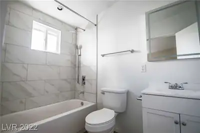 2201 Fairfield Avenue 11 Bathroom
