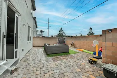4927 Enlightenment Street, Las Vegas, NV 89130 Patio