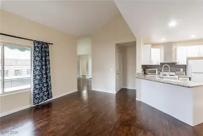 450 Elm Drive 206 