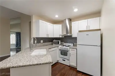 450 Elm Drive 206 