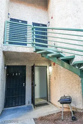 510 Elm Drive 106 Entry