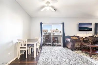 855 North Stephanie Street 1721 Dining Area