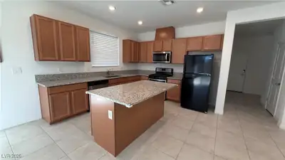 6951 Feather Hill Street, North Las Vegas, NV 89086 Kitchen
