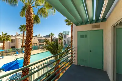 7100 PIRATES COVE Road 2089 Balcony