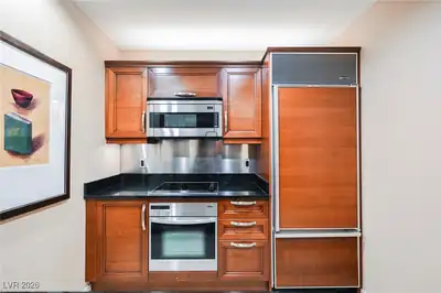145 HARMON Avenue 208 