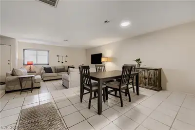 4180 Flamingo Crest Drive 3 Dining Area