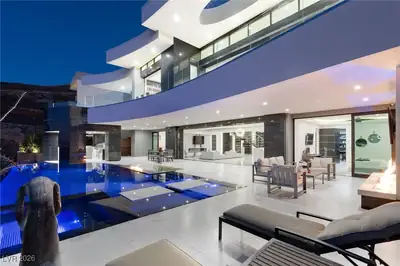 667 Solitude Rock Court, Henderson