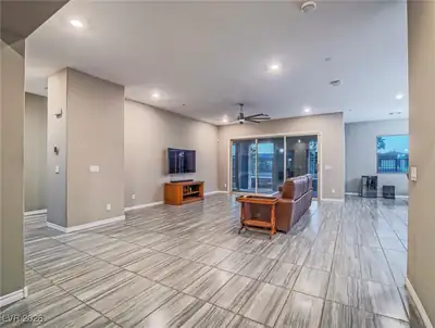 416 Middlestone Avenue Living Room