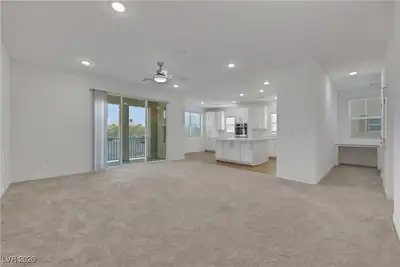 2555 Hampton Road 7202 Living Room