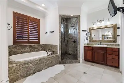 4450 Palisades Canyon Circle, Las Vegas, NV 89129 Primary Bathroom