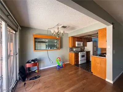 6681 Bubbling Brook Drive A Dining Area