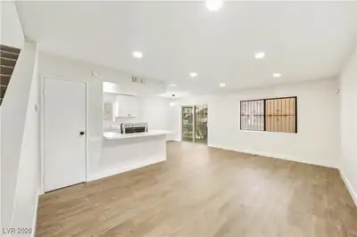 5248 Greene Lane B Living Room