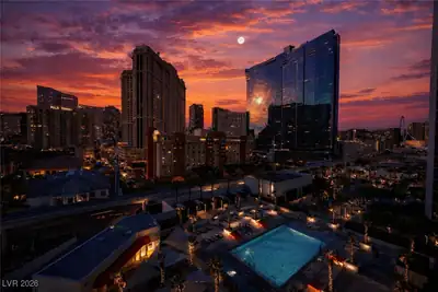 135 East HARMON Avenue 305 View