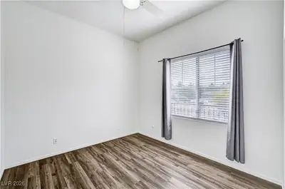 909 Domnus Lane 203 Bedroom