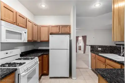 1708 Sky Of Red Drive 204, Las Vegas, NV 89128 Kitchen
