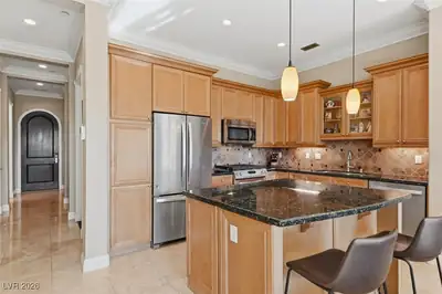 30 Via Vasari 104, Henderson, NV 89011 Kitchen