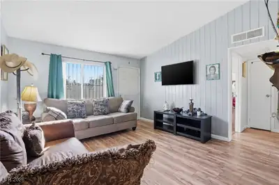 304 North Linn Lane Living Room
