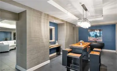 200 West Sahara Avenue 3707 Dining Area