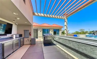 200 West Sahara Avenue 3707 Patio