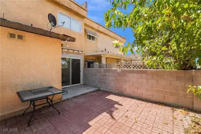 4302 Lynnann Drive Patio