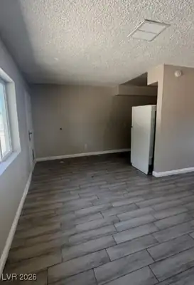 718 West Wilson Avenue 104 Bonus Room