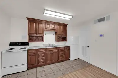 3726 Hazelwood Street 24 Kitchen