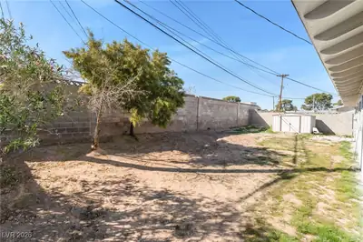 3091 Oxford Lane, Las Vegas, NV 89121 Yard