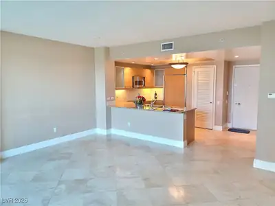 322 KAREN Avenue 504 