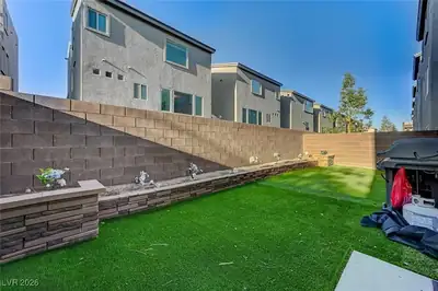 8054 Misty Canyon Avenue, Las Vegas, NV 89113 Yard