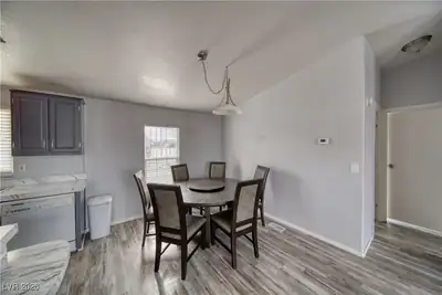 1171 West Greta Boulevard Dining Area