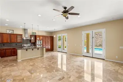 17 Morninglow Pass Kitchen