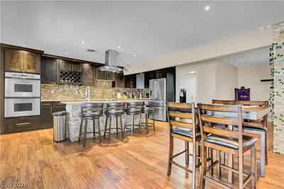 2712 West Oakey Boulevard Kitchen