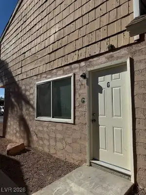 5116 Gray Lane G Entry
