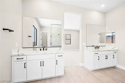 525 Stowell Avenue, Las Vegas, NV 89138 Primary Bathroom