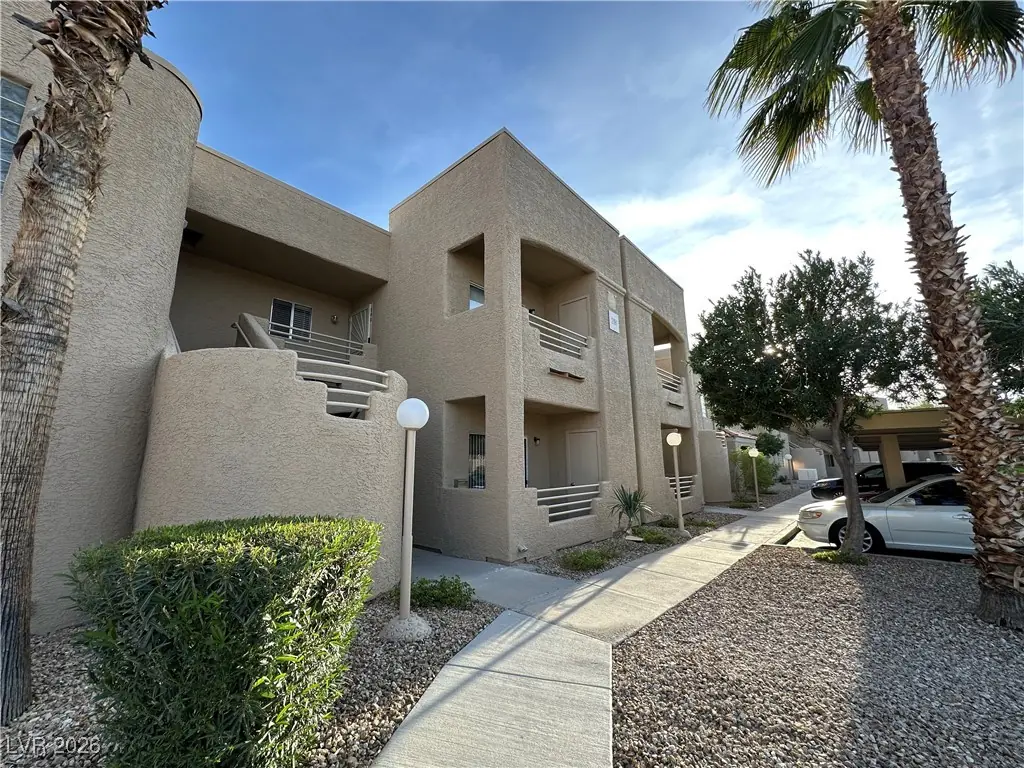 2191 Bay Club Drive 202