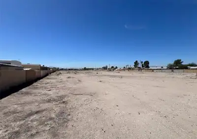 2150 Dolly Lane, Las Vegas, NV 89115 