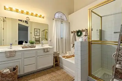 1812 Nevada Falls Court, Las Vegas, NV 89134 Primary Bathroom