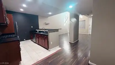 4535 Dean Martin Drive 107 Kitchen