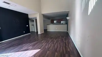 4535 Dean Martin Drive 107 Living Room