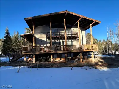 1330 West Strawberry Point Road, Duck Creek Village